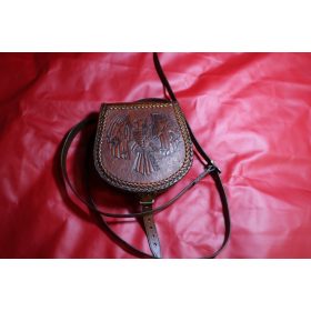 Sólyom emblémával diszített bőrtáska /4002/