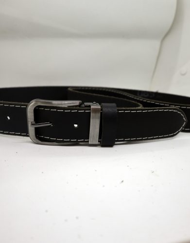 Fekete színű 4 cm- es bivalybőr beige varrással díszítve , nikkelfree csattal.