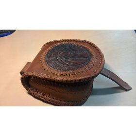 Sólyom motívummal diszített tarsoly /3012/