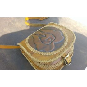 Tulipán motívummal díszitett női kis táska /4013/