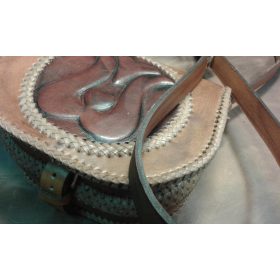 Tulipán motívummal díszitett női kis táska /4014/